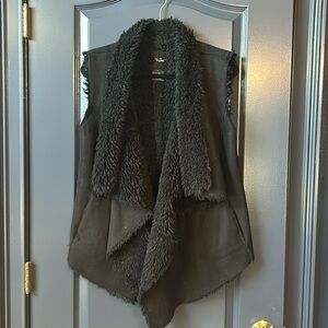 Me Jane Faux Fur Shell Vest Black Size Large